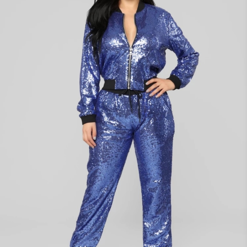 Fashion Nova sequence jogger set